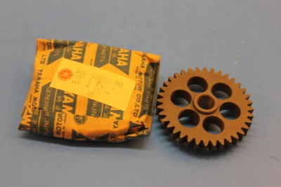 NOS YAMAHA TX650 XS1 XS2 XS650 ILDER GEAR PART# 306-15512-00-00 - Image 1 of 4