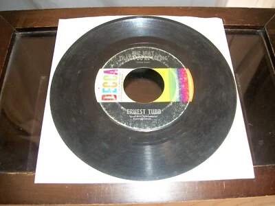 45 Record Ernest Tubb - The Way You'Re Living / Thanks A Lot Decca - Image 1 of 2