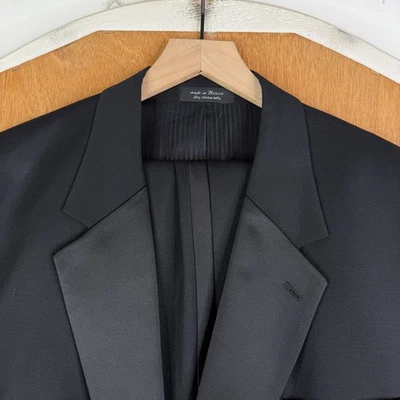 Andrew Fezza Esmoquin Para Hombres 48L Traje Negro 2 Botones Satén Muesca Lana Super 100s Foto 1 de 4