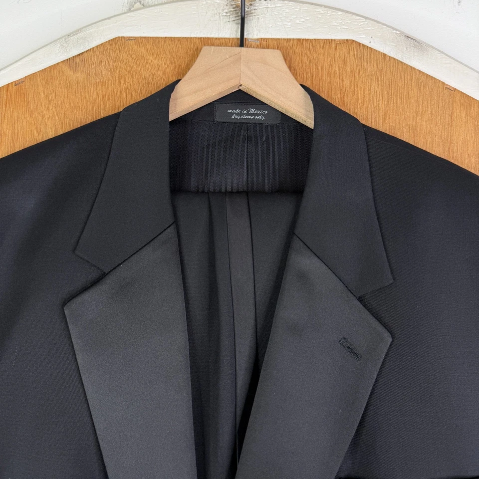 Мужской смокинг Andrew Fezza 48L черный костюм на 2 пуговицах атласный с вырезом шерсть Super 100s - Изображение 1 из 4