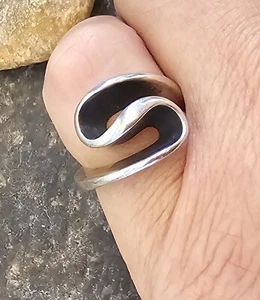 James Avery dicker Ring mit Wirbelband im Ruhestand Größe 6 wiegt 8,3 gr - Bild 1 von 7