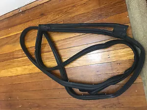 INFINITI M35 M45 2006-2007 REAR PASSEHGER SIDE WEATHERSTRIP SEAL OEM - Picture 1 of 1