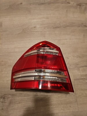 2007-2009 MERCEDES BENZ GL320 GL450  (X164) LEFT TAILLIGHT BRAKE LIGHT LAMP - Image 1 of 4