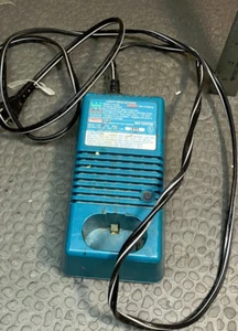 MAKITA FAST BATTERY CHARGER DC1201A 7.2V TO 9.6V & 12V GENUIN BLUE free shipping - Picture 1 of 4