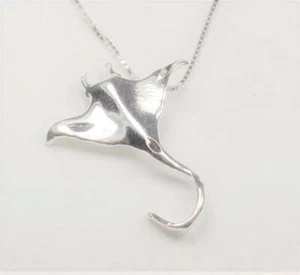 STERLING SILVER NAUTICAL OCEAN REEF MANTA RAY STINGRAY SEA LIFE PENDANT NECKLACE - Picture 1 of 6
