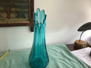 Vintage L. E. Smith Vase Pfau blau acht Finger geschwungen - Bild 1 von 8