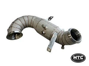 MERCEDES CLA45S GLA45S DOWNPIPE MIT 200 ZELLEN HI-FLOW SPORTKATZEN & HITZESCHILD - Bild 1 von 3