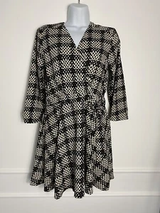 Yumi Woman's Dress Black White 3/4 Sleeve  Sz 2 4 Small ~ NICE ~  - Picture 1 of 7
