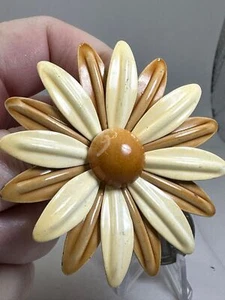 Flower Layered Tan Tone HUGE Vintage Metal Brooch Pin M-4508 - Picture 1 of 3
