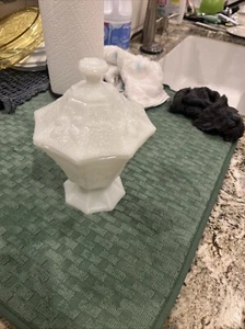 Vintage Anchor Hocking Milk Glass Pedestal Candy Dish with Lid Grape Pattern - Picture 1 of 2
