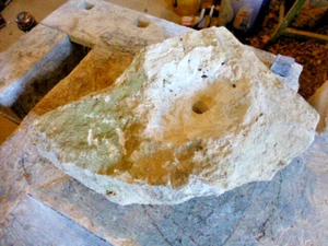 Quellstein Brunnenstein mit Loch für Quellsteinbrunnen Naturstein Nr. 84 Unikat - Bild 1 von 14