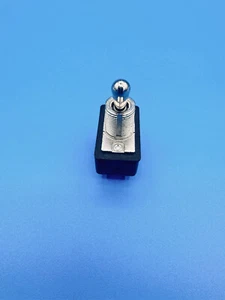 8373K107 SWITCH, TOGGLE, DPDT, 7A, 125V - Picture 1 of 3