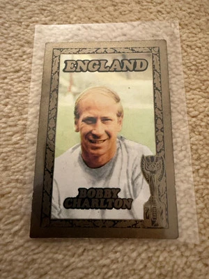 1970 BOBBY CHARLTON A & B C GUM WORLD CUP FOOTBALLERS ENGLAND MANCHESTER UNITED - Image 1 of 3