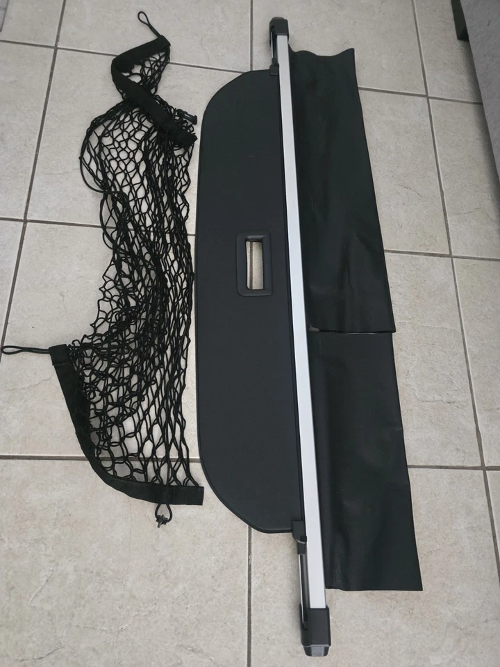 Genuine  Mitsubishi Outlander Rear Black Retractable Tonneau Cover - Image 1 of 1