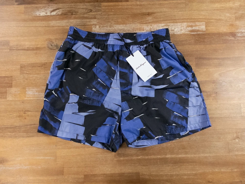 SALVATORE FERRAGAMO Azul y Negro Estampado Gráfico Nylon Bañador Shorts XL Auténtico Foto 1 de 4