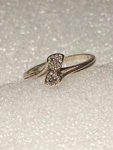 VINTAGE 14k Yellow Gold And Moissanite Hearts Bypass Ring Sz 5 1.80g - Picture 1 of 11