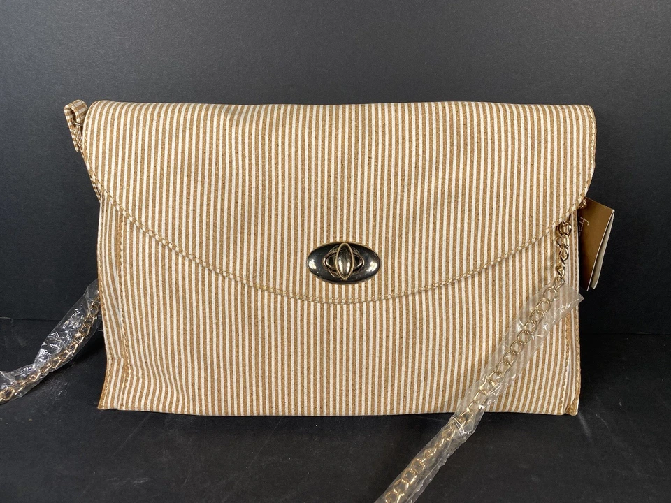 Cartera de verano con patrón de rayas de corcho  Foto 1 de 4