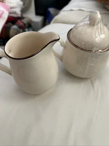 Keltcraft Noritake Irland Milchkännchen Krug Streifen grau weiß weinrot - Bild 1 von 8