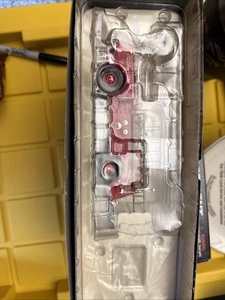 CORGI HEROES UNDER FIRE AMERICAN  LAFRANCE  700 OPEN CAB  WASHINGTON, DC  NEW - Picture 1 of 2