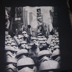 Camiseta Star Wars Para Hombre - Imagen Masiva de Desfile de Soldados de Tormenta Times Square - Imagen 1 de 5