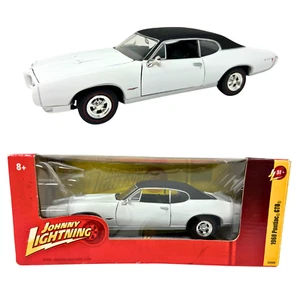Johnny Lightning 1968 Pontiac GTO 1:24 Diecast Metal Body & Chassis - Picture 1 of 12