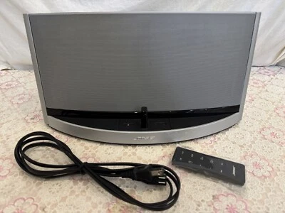 Sistema de música digital Bose SoundDock 10 com dock Bluetooth e controle remoto - Imagem 1 de 4