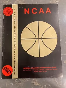 1970 NCAA basketball championship Final Four program UCLA STAPLE HOLE on COVER - Picture 1 of 11