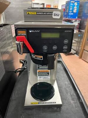 Máquina cafetera BUNN AXIOM® DV-3 de doble voltaje usada de 12 tazas con 3 calentadores 1 Foto 1 de 4