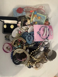 Lote de joyas de chatarra artesanal rota de 3 + libras reparación de desgaste reutilizable bolsa de agarre de chatarra frasco - Imagen 1 de 5
