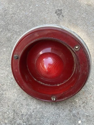 20 世纪 60 年代福特猎鹰尾灯 — 第 1/4 张图片