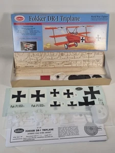 NEU Guillows 204 Fokker DR-1 Triplane Balsa Modellbausatz 20" Gummi oder 0,020 Power - Bild 1 von 9