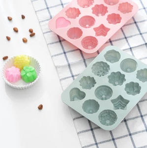 2pcs Silicone 12 hole flower shape DIY mould ice lattice baking appliance - Picture 1 of 5