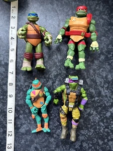 Teenage Mutant Ninja Turtles figure bundle - Picture 1 of 1