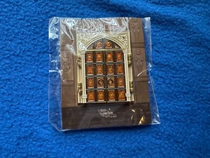 Harry Potter - Große Halle Emaille Pin - Litjoy - Zauberer Truhe - Verrücktes Einhorn - Bild 1 von 4