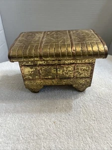 OMG! Vintage Handmade Embossed Brass & Copper Decorative Box - Picture 1 of 9
