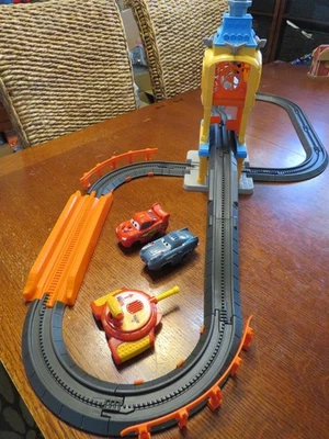 Disney Cars 2 GeoTrax ESCAPE FROM BIG BENTLEY RC SET Remote Control McQueen Excl - Image 1 of 4