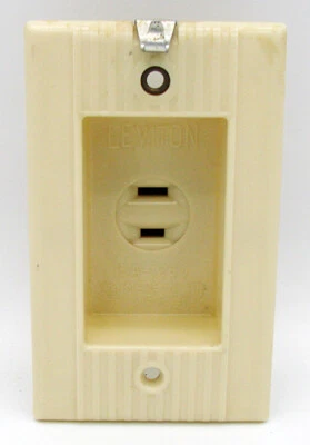 Винтажная ребристая утопленная вешалка для часов Leviton настенная розетка цвета слоновой кости/крема 15 А 125 В - Изображение 1 из 3
