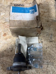 GM NOS C10 R10 Truck 73-87 G10 Ball Joint 9769576 9758710 6258173 9762044 - Picture 1 of 4