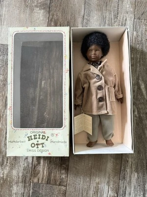 "Muñeca Heidi Ott original hecha a mano Tom 12"" caja original niño afroamericano"  Foto 1 de 4