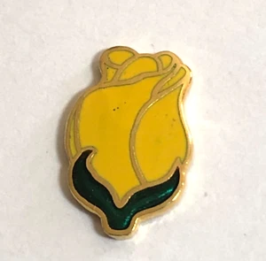 Botón de metal dorado con flor de tulipán realista pintado en esmalte amarillo - Imagen 1 de 2