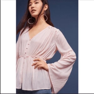 Blusa Anthropologie Ro+De Isa con Volantes Rosa Botón Manga Campana Talla Pequeña - Imagen 1 de 8