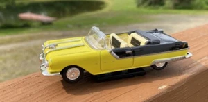 1955 Pontiac Starchief New Ray City Cruiser Yellow & Black 1:43 Diecast Toy 2000 - Picture 1 of 14