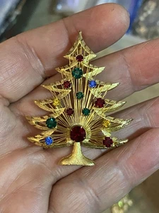 Vintage Brooks Gold Tone Wire Christmas Tree Multi-Colored Rhinestone Brooch Pin - Picture 1 of 2