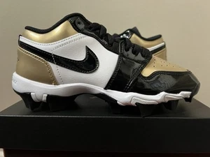 Jordan 1 Low Youth Multisport Cleat Gold Black HF6885-701 Football Baseball - Picture 1 of 6