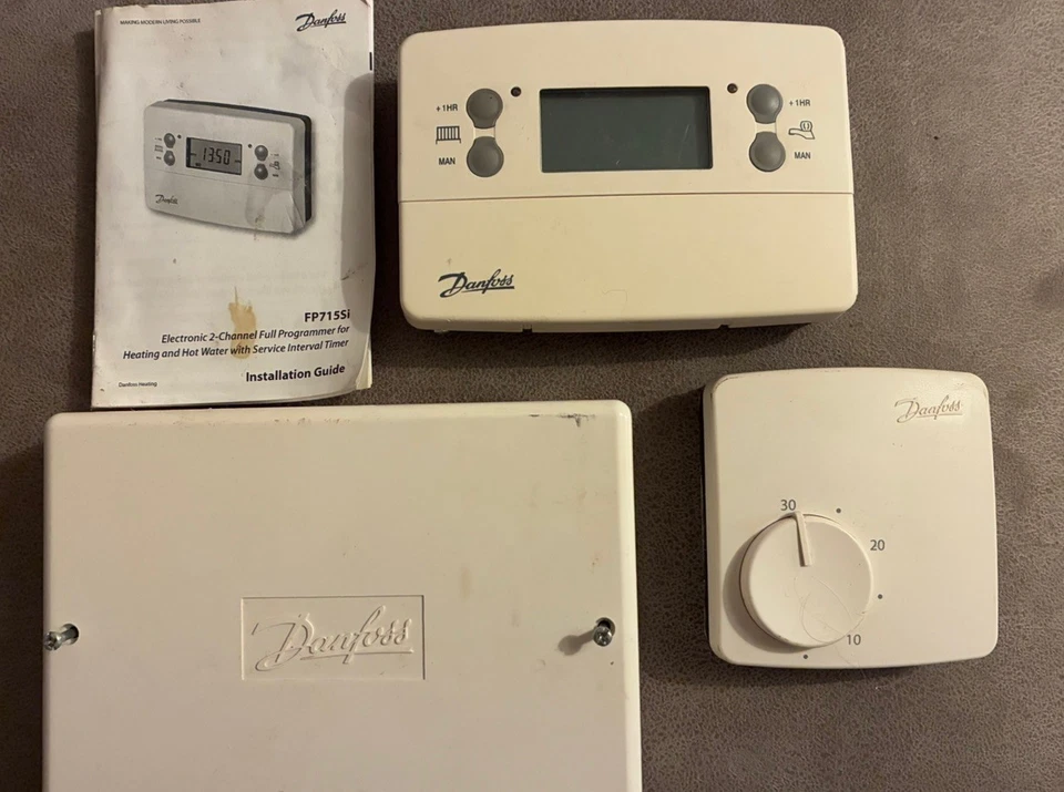 Danfoss CP715  2 Channel Central Heating/Hot Water 7 Day Programmer bundle - Image 1 of 1