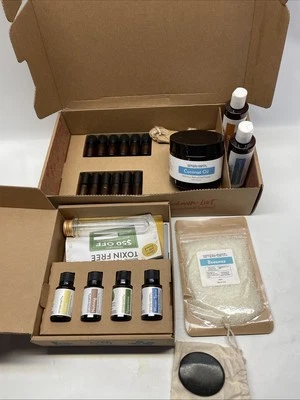 SIMPLY EARTH Essential Oils Big Bonus Box Gift Giving Hero Kit Fantastic Kit Foto 1 de 4