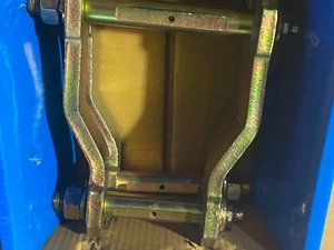 EFS 4X4 Genuine Part GR384EX Front Leaf Springs Swing Shackles - Foto 1 di 7
