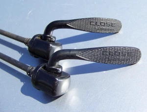 Vintage Shimano Quick Release/ Skewer Set- All Black Excellent Condition - Picture 1 of 3