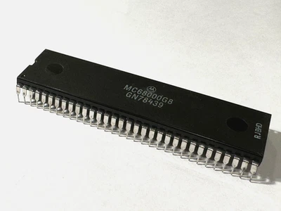 1pc  MC68000G8  Motorola  16 / 32-Bit  CMOS  Microprocessor  8MHz  MPU  PDIP64 - Image 1 of 4