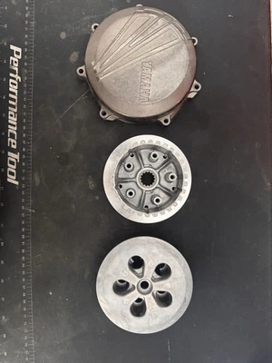 2014-15 OEM PLACA DE PRESSÃO DE EMBREAGEM CUBO INTERNO E TAMPA - Imagem 1 de 4